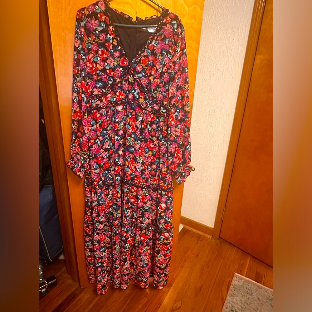 Long sleeve floral maxi tiered